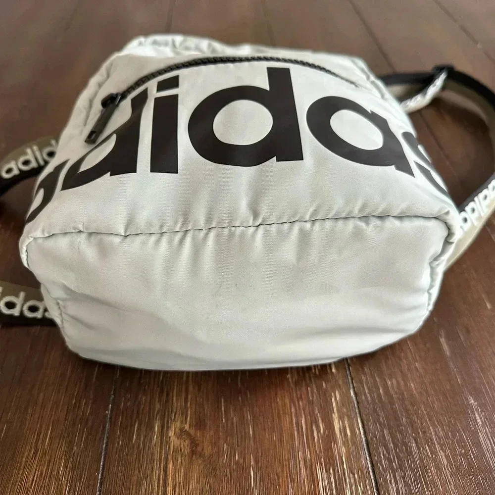 Adidas small backpack - Picture 9 of 12